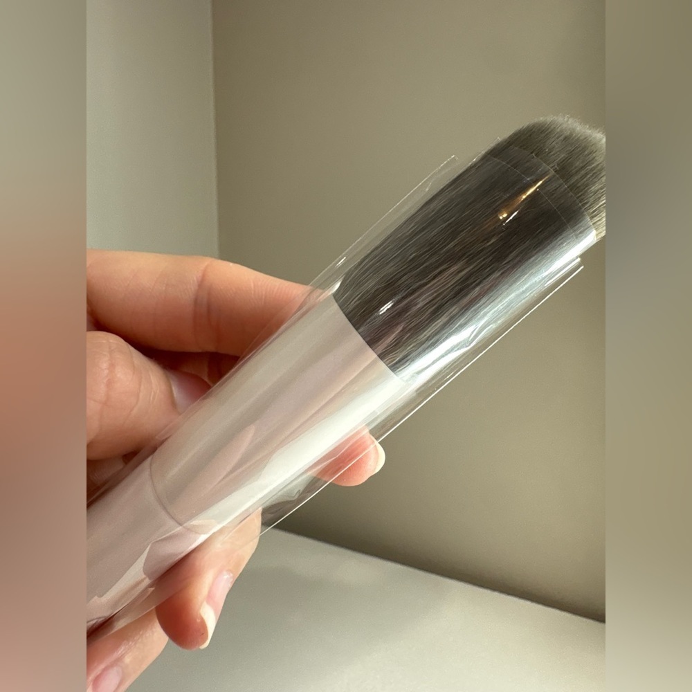 5/$60 Morphe M165 Professional Medium Rounded Powder Brush NEW - Picture 3 of 9
